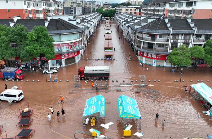 麻陽：大暴雨來襲 黨群同心守護(hù)縣城區(qū)平安