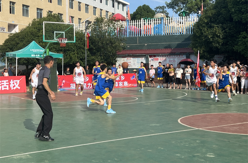 以球为媒、以赛会友，麻阳谭家寨乡“连村联创杯”村BA篮球赛火热开赛