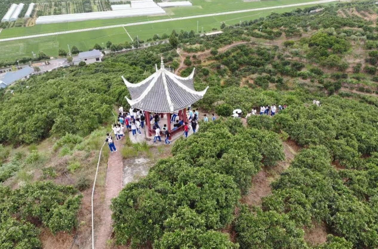 湖南師大附中98名學(xué)子探訪麻陽(yáng)步云坪村
