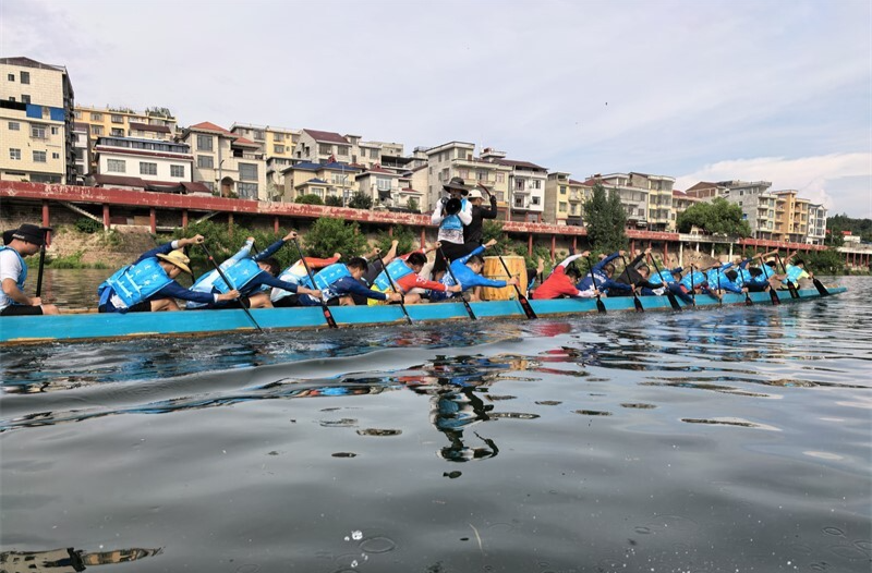奮楫爭先 逐浪錦江——逢漫龍舟隊全力備戰(zhàn)2025麻陽龍舟賽