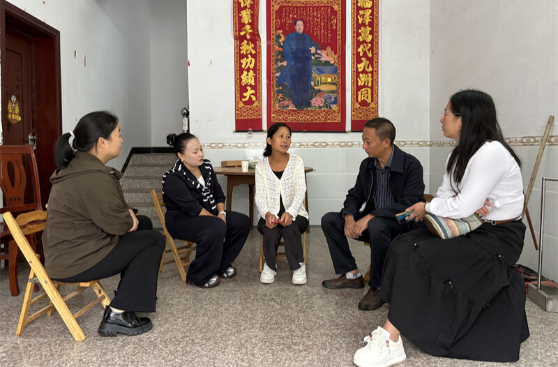 麻阳工商联携手爱心企业开展慰问活动