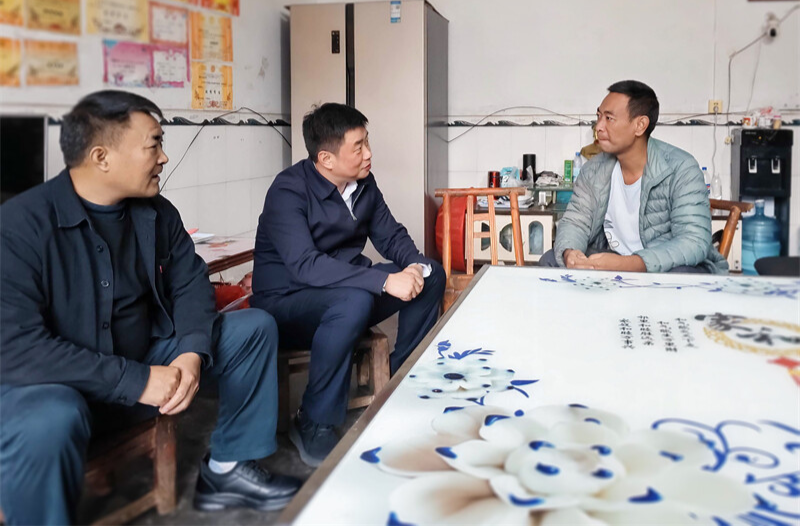 江涛调研督导巩固拓展脱贫攻坚成果同乡村振兴有效衔接工作时强调： 以更大力度更实举措推动巩固拓展脱贫攻坚成果上台阶、乡村全面振兴见实效