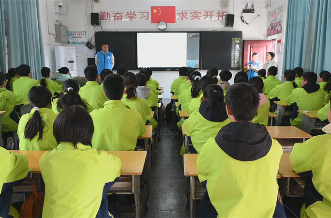 麻阳开展水土保持主题宣传活动