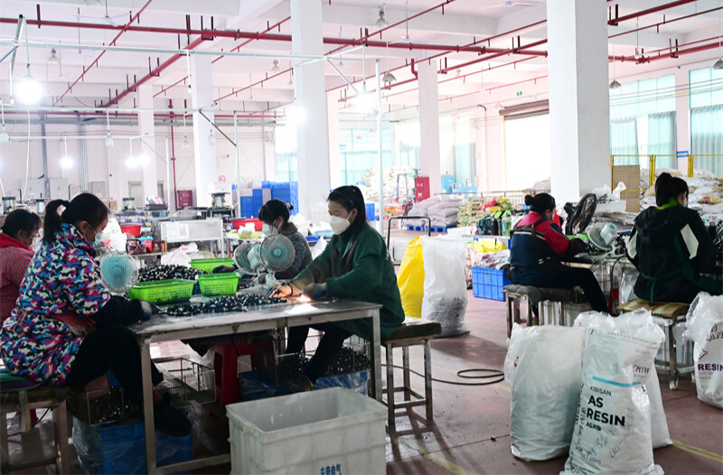 小城“火种”：一支点火枪背后的全球订单与“宝妈”工坊