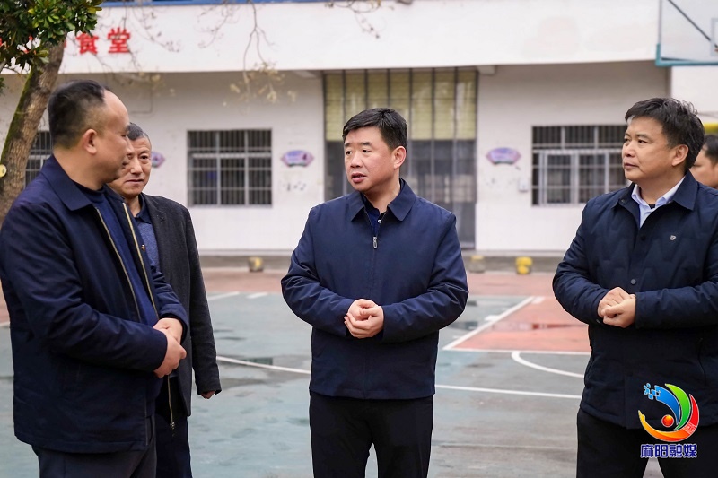 江涛到锦和镇调研安全生产以及乡镇医院学校消防站养老院建设等工作