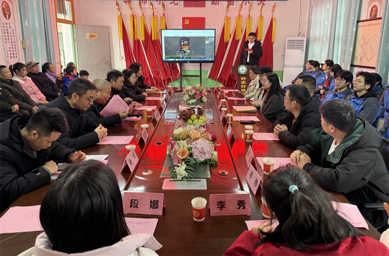 城乡手拉手·甜蜜暖寒冬 湖南师大附中师生赴麻阳舒家村学校开展爱心交流活动