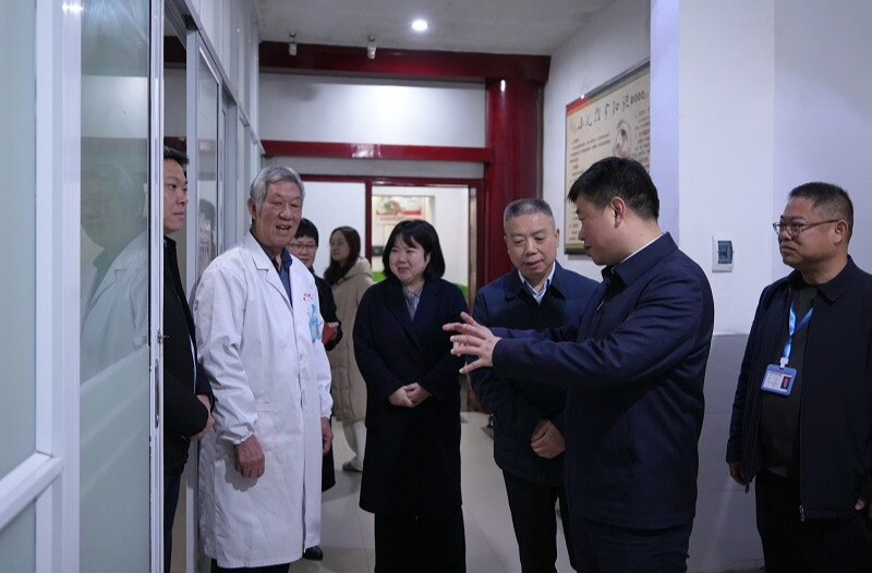 江涛走访看望龙舟、苗医药领域代表并调研重点项目建设及柑橘产业发展