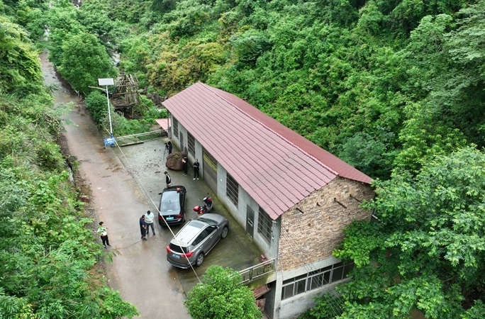 麻阳成功避险一起山体滚石险情 提前转移守护群众安全