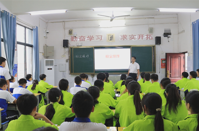 以师为灯 山区小城麻阳的科创教育“出圈”路